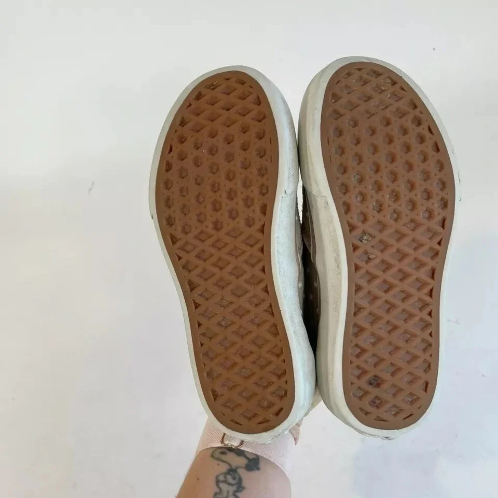 VANS Off The Wall Classic Platform Slip On Shoes Girls 13.5 Gray Polka Dot Suede